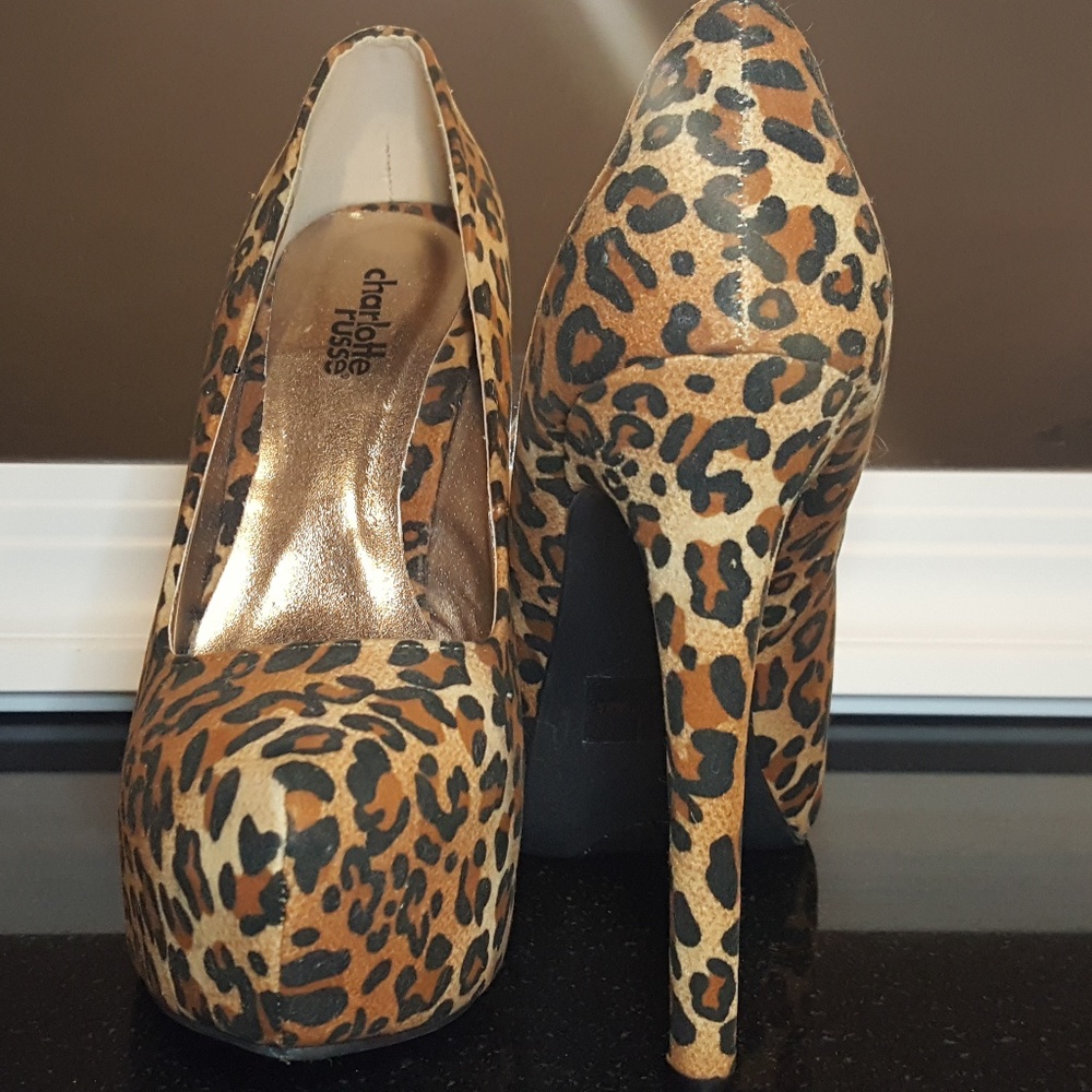 Jaguar print Pumps